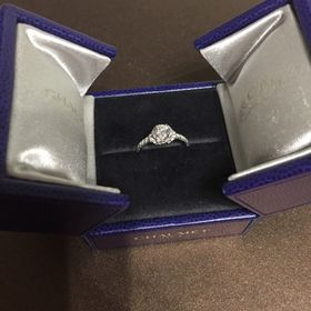 【ショーメ(CHAUMET)の口コミ】 ダイヤモンドのボリューム、輝き、デザインに魅力を感じて選びました。試…
