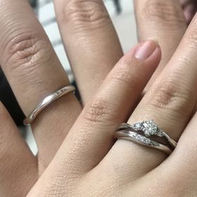 【ラザール ダイヤモンド(LAZARE DIAMOND)の口コミ】 手を綺麗に見せてくれる華奢なデザインと、さりげないダイヤが気に入りま…