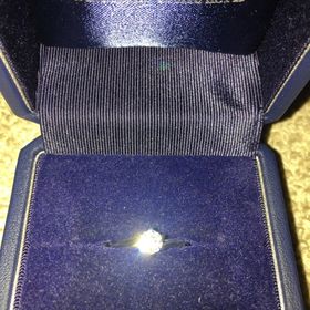 【銀座ダイヤモンドシライシの口コミ】 10%オフの割引特典があったため、シライシで婚約指輪と結婚指輪を購入しま…