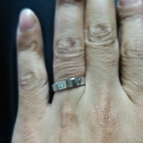 【グッチ(GUCCI)の口コミ】 年齢的にシンプルなリングが欲しくて探していました。何軒か見て回っても…