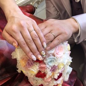 【アイプリモ(I-PRIMO)の口コミ】 プラチナの縁にピンクゴールドのデザインがあり、ダイヤモンドなどは外側…