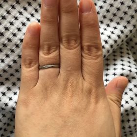 【festaria bijou SOPHIA(フェスタリア ビジュソフィア)の口コミ】 シンプルなデザインが長く着けても飽きがこなくていいなと思い購入しまし…