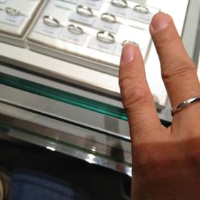 【アイプリモ(I-PRIMO)の口コミ】 デザインと形で決めました。マット加工が特に気に入っております。個人的…