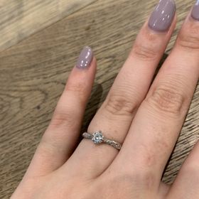 【ラザール ダイヤモンド(LAZARE DIAMOND)の口コミ】 デザインがシンプルなものが良く、末永くつけられるデザインを求めていた…