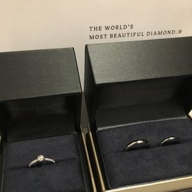 【ラザール ダイヤモンド(LAZARE DIAMOND)の口コミ】 着けている感覚が出来るだけないものが良いという彼のリクエストに、店員…