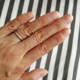 【銀座ダイヤモンドシライシの口コミ】 派手な指輪も進められましたが、年を重ねるほど派手な指輪は合わなくなる…