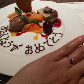 【モニッケンダム(MONNICKENDAM)の口コミ】 ダイヤモンドがとにかくきれいです。
世界三大カッターブランドということ…