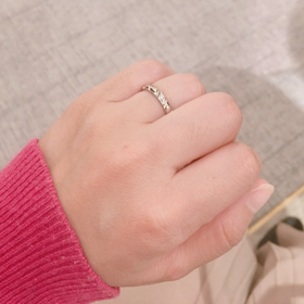 【ショーメ(CHAUMET)の口コミ】 年齢を重ねても見劣りしない指輪を探してました。
そのため華奢な指輪を避…
