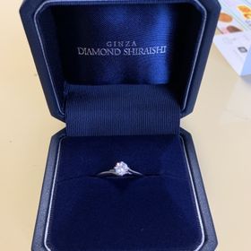 【銀座ダイヤモンドシライシの口コミ】 シンプルかつ、カッコよくて一目惚れしました。一石のデザインを探してい…