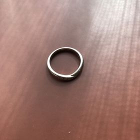 【STAR JEWELRY(スタージュエリー)の口コミ】 婚約指輪とセットで購入しました。婚約指輪と重ねてつけると華やかな感じ…