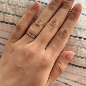 【canal4℃(カナルヨンドシー)の口コミ】 2人とも太めの指輪は嫌で、細めのシンプルなのを探してたところこのデザイ…