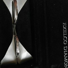 【エクセルコダイヤモンド(EXELCO DIAMOND)の口コミ】 デザインが素敵でした。私は華奢なものが、相手は太いものが好みで、真逆…