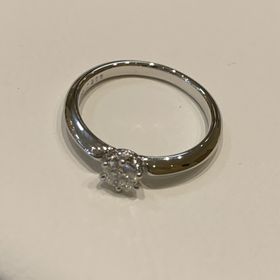 【ジュエリー東京の口コミ】 最初は、Vラインかウェーブラインの指輪を検討していましたが、沢山の指輪…