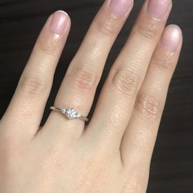 【GALA JEWELRY(ガラジュエリー)の口コミ】 他にもいくつか試着しましたが、この指輪が一番わたしの手にしっくりきた…