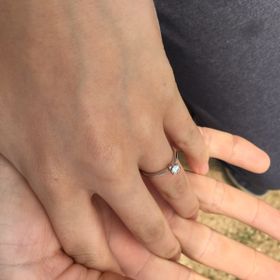 【アイプリモ(I-PRIMO)の口コミ】 服装などシンプルな物が好きな女性の為、派手なデザインは選ばずシンプル…