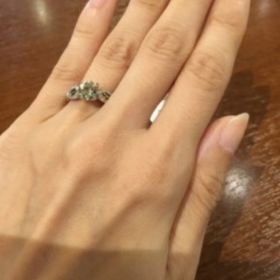 【snow(スノウ)の口コミ】 エンゲージリングは１カラット以上のダイヤモンドと決めていたので、いろ…