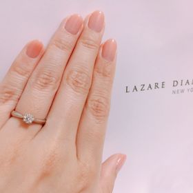 【ラザール ダイヤモンド(LAZARE DIAMOND)の口コミ】 デザインに惹かれて購入を決めました。シンプルな４つ爪のストレートタイ…