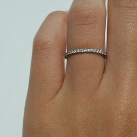 【STAR JEWELRY(スタージュエリー)の口コミ】 お店に行くまではシンプルな指輪をと思い探していましたが銀座店の店員さ…