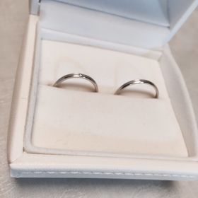 【ギンザタナカブライダル(GINZA TANAKA BRIDAL)の口コミ】 細身で。いつまでつけても飽きのこないシンプルなデザインが気に入ったの…