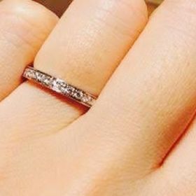 【銀座ダイヤモンドシライシの口コミ】 自分の手の骨格を見てもらって、いろいろ種類がある中、指輪の太さを決め…