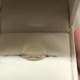 【RosettE(ロゼット)の口コミ】 誕生日と婚約を兼ねて、指輪を探していました。当時海外に住んでいた為、…