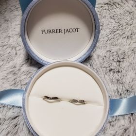 【【閉業】フラー・ジャコー(FURRER-JACOT)の口コミ】 一番は付け心地！！！
色々リングを付けてみた中で断トツの付け心地！
見…