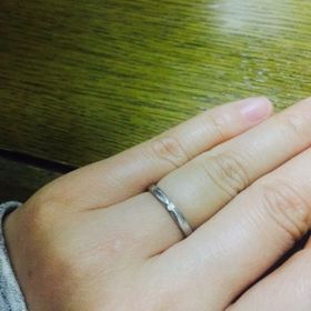 【エクセルコダイヤモンド(EXELCO DIAMOND)の口コミ】 普通のリングは嫌で、細すぎるのも嫌だったので、何軒か探していたところ…