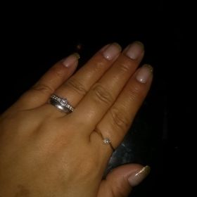 【銀座ダイヤモンドシライシの口コミ】 下見に行き、親切に希望の物をさがさせてくれました。立て爪の婚約指輪で…