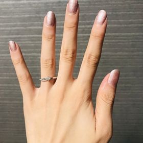 【アイプリモ(I-PRIMO)の口コミ】 デザインが可愛らしくて、彼女が好きそうで買いました。v shapeがとても綺…