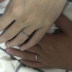 【ケイウノ ブライダル(K.UNO BRIDAL)の口コミ】 歳を重ねても指に馴染むものがよかったので、シンプルなものしました！内…