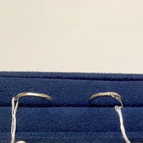 【4℃ BRIDAL(ヨンドシーブライダル)の口コミ】 シンプルでウェーブラインが上品で女性らしいです。ピュアプラチナという…