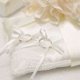 【アイプリモ(I-PRIMO)の口コミ】 毎日つけるものなのでシンプルなデザインにしました。
女性用はダイヤモン…