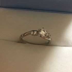 【GALA JEWELRY(ガラジュエリー)の口コミ】 結婚指輪と合わせてきれいに見えるもので、将来的にサイズ変更ができるも…