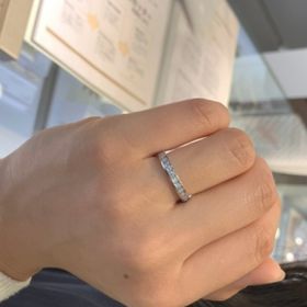 【ANTWERP BRILLIANT(アントワープブリリアント)の口コミ】 個性的なデザインであったこととダイヤモンドの輝きが綺麗で存在感があっ…