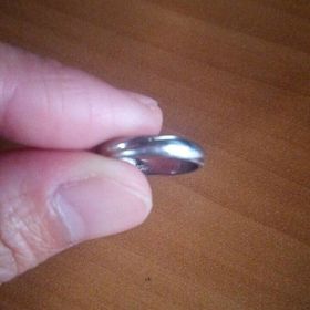 【Tous Les Deux(トゥー・レ・ドゥー)の口コミ】 仕事柄手が汚れたりキズついたりするので、あまり太かったりつけていて違…