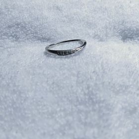 【銀座ダイヤモンドシライシの口コミ】 　購入するときに夫婦で共通していたのは、「ゴツゴツしていない指輪にし…