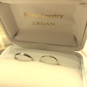 【いい夫婦Premier(プレミア)の口コミ】 婚約指輪からお世話になり
対応も良く
素材やサイズなどオーダーならでは…