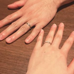 【Wish upon a star(ウィッシュアポンアスター)の口コミ】 この指輪はダイヤがとても輝いていてオシャレな感じですが、かといって派…