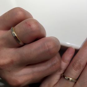 【GALA JEWELRY(ガラジュエリー)の口コミ】 彼もダイヤ付きの指輪で、2人とも同じデザイン希望だったので、選択肢は少…