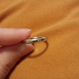 【ハリー・ウィンストン(Harry Winston)の口コミ】 とてもシンプルなデザインなので、どんな服装にも合わせやすいです。
そし…