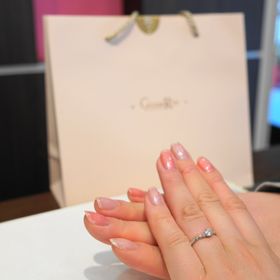【Ginza Rim(銀座リム)の口コミ】 ①ピンクダイヤモンド取り扱いブランド
彼女がピンクダイヤモンドの指輪を…