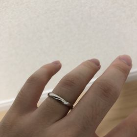 【アイプリモ(I-PRIMO)の口コミ】 デザインはシンプルだが見ていて飽きがこず、指にはめた時にしっくりきた…