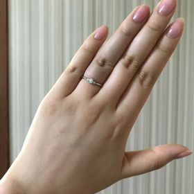 【銀座ダイヤモンドシライシの口コミ】 つけ心地がとても良く、メインの石とサイドの石のバランスも良かったので…