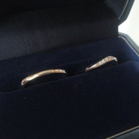 【銀座ダイヤモンドシライシの口コミ】 ペアリングにはこだわらず、それぞれ気に入ったものを購入しました。男性…