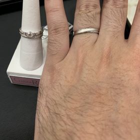 【Ginza Rim(銀座リム)の口コミ】 結婚指輪の幅が太すぎず細すぎず、どんな方でも似合いやすい形だと思いま…