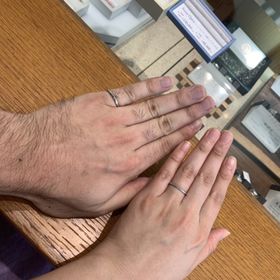 【アンジェリックフォセッテ(Angelique Fossette)の口コミ】 デザインがかわいらしかったところが決め手でした。また、婚約指輪と結婚…