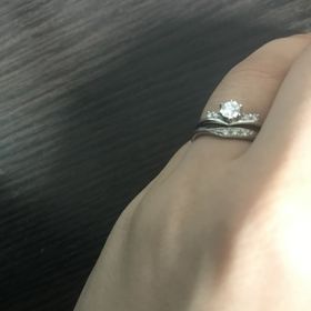 【アンジェリックフォセッテ(Angelique Fossette)の口コミ】 婚約指輪と結婚指輪のセットがあり、わたしは指輪にそこまで金額をかけた…