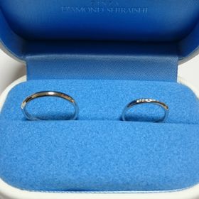 【銀座ダイヤモンドシライシの口コミ】 店舗にて、たくさん試させてもらいました。大変迷いましたが、実際に着け…