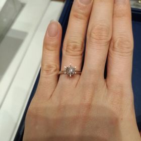 【銀座ダイヤモンドシライシの口コミ】 ミーハーのためハイジュエリーブランドの婚約指輪を買おうと思ってました…