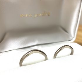 【mina.jewelry(ミナジュエリー)の口コミ】 フルオーダーで、手書きのマークも入れさせていただきました。
既製品のス…